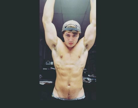 Foto desnuda filtrada de OnlyFans de Jamietylerflex