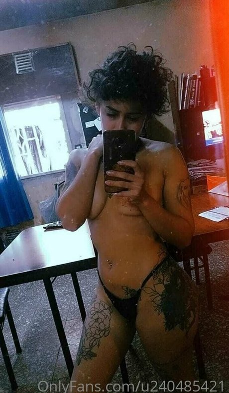Foto desnuda filtrada de OnlyFans de Thequeenwithcurls