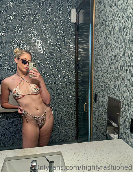 Highlyfashioned Hayley