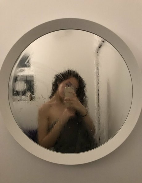 Foto desnuda filtrada de OnlyFans de Comelaywithadile