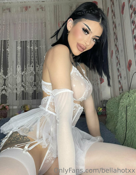 Bellahotxx