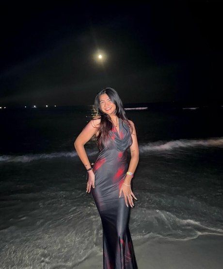 Foto desnuda filtrada de OnlyFans de Apoorva Mukhija