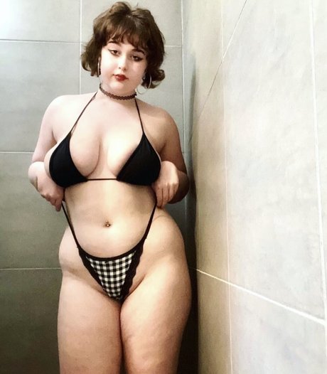 Foto desnuda filtrada de OnlyFans de Milabloomoo