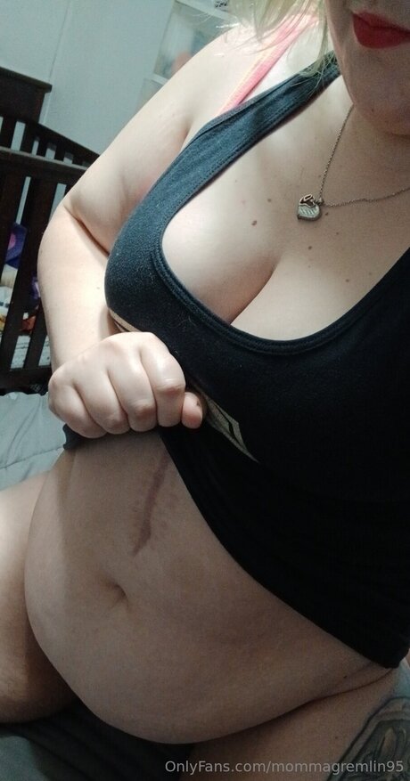 Mommagremlin95