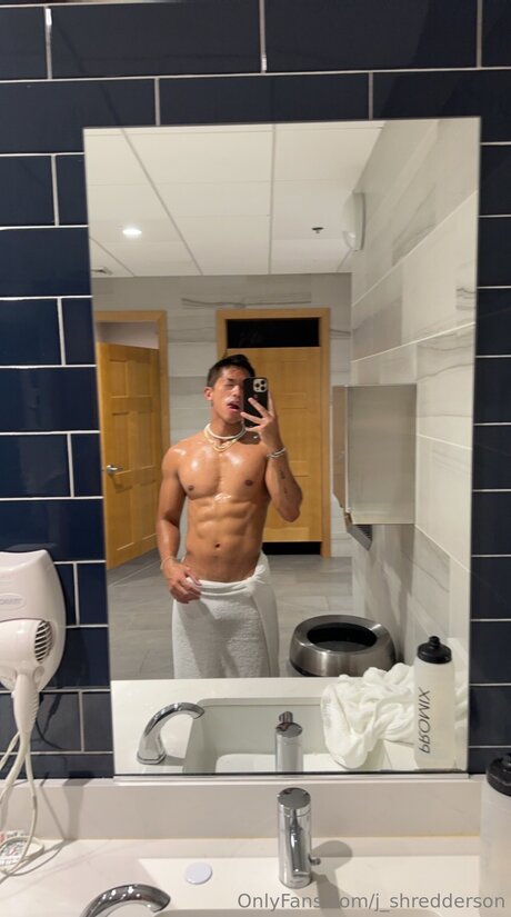 Foto desnuda filtrada de OnlyFans de J Shredderson