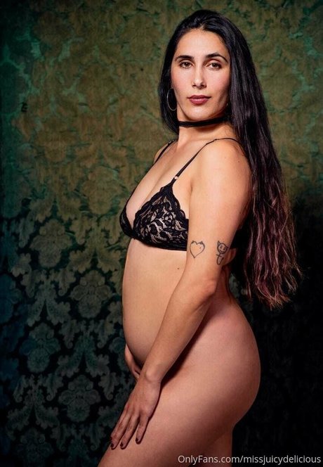 Foto desnuda filtrada de OnlyFans de Ladyjuicybrunette