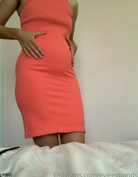 Foto desnuda filtrada de OnlyFans de Evieexpands