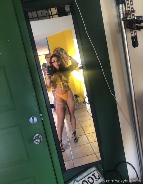 Sexybuffbabe