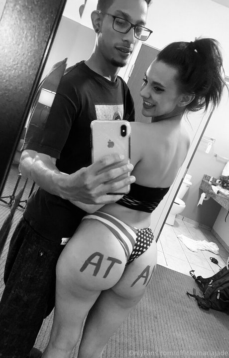 Foto desnuda filtrada de OnlyFans de Officialmariajade