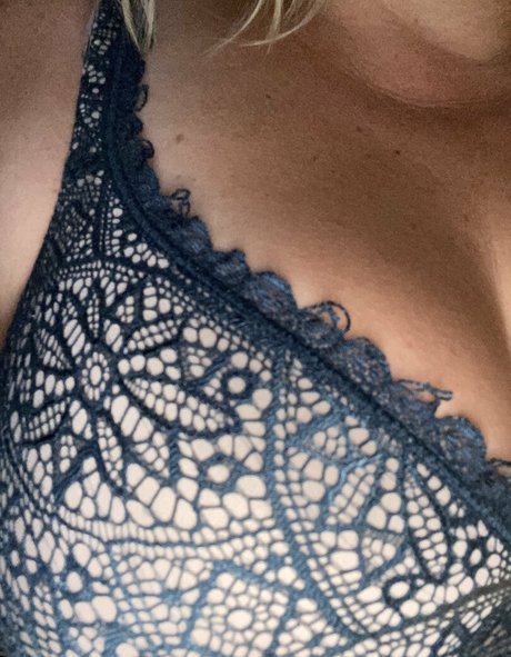 Foto desnuda filtrada de OnlyFans de Shimademedoit