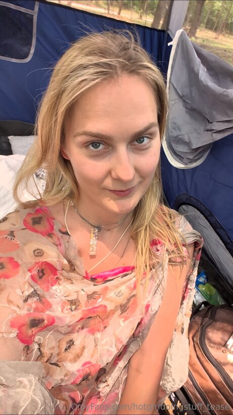 Hotgirldoingstuff Tease