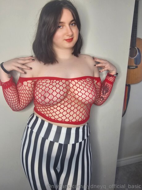 Sydneyq Official Basic