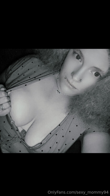 Sexy Mommy94