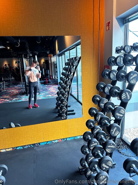 Christianlevine Straight