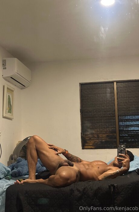 Foto desnuda filtrada de OnlyFans de Kenjacob