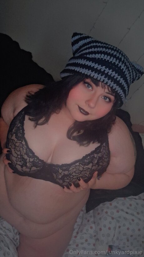 Foto desnuda filtrada de OnlyFans de Junkyardpixie