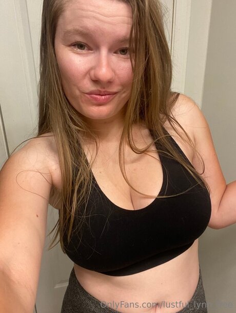 Lustful Lynn Free