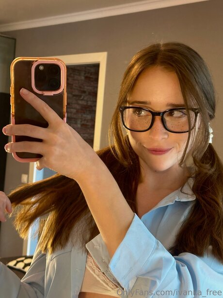 Foto desnuda filtrada de OnlyFans de Ivanka Free