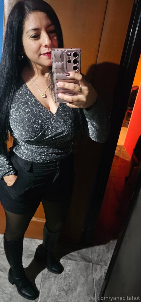 Yanecitahot