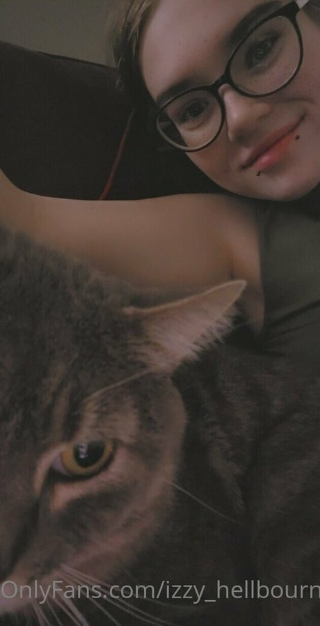 Izzyhellbourne