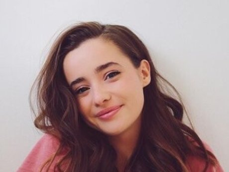 Holly Earl
