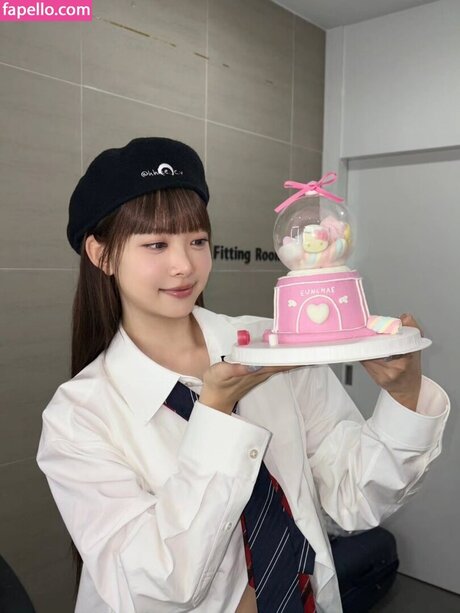 Hong Eunchae 