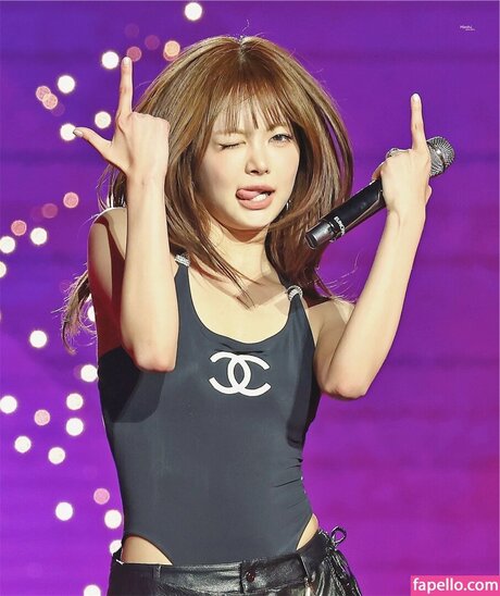 Hong Eunchae 