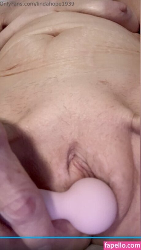 Foto desnuda filtrada de OnlyFans de Grandma Linda Lindahope1939 Lucycutest