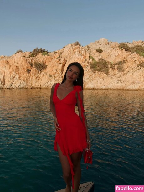 Alexandra Saint Mleux