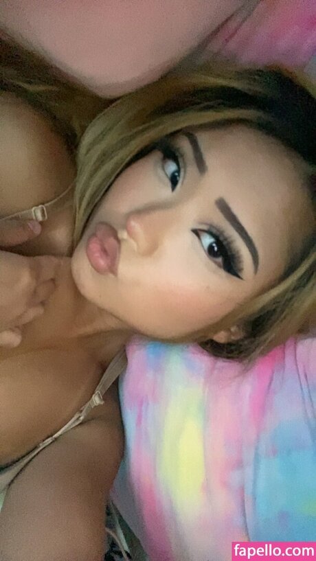 Foto desnuda filtrada de OnlyFans de Miley Vang