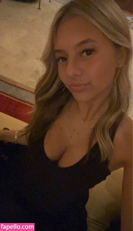 Foto desnuda filtrada de OnlyFans de Karina Korobeynik