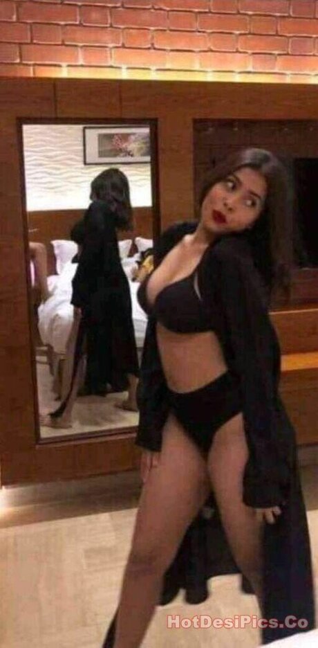 Foto desnuda filtrada de OnlyFans de Nudrat Zahra Chowdhury