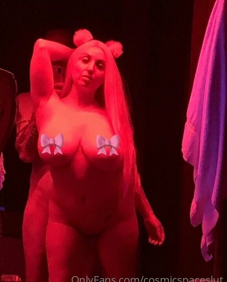 Foto desnuda filtrada de OnlyFans de Cosmicspaceslut