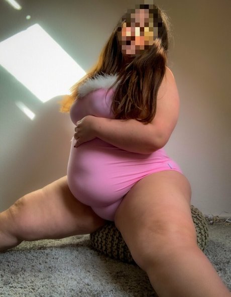 Foto desnuda filtrada de OnlyFans de Adorethebelly1