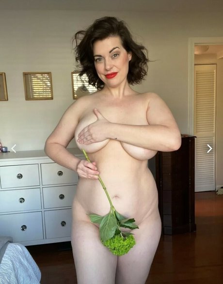 Lipstickandlinernotes