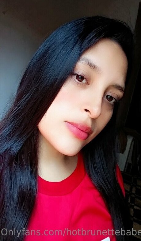 Hotbrunettebabe