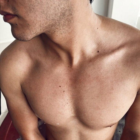 Foto desnuda filtrada de OnlyFans de Vctor Santoro