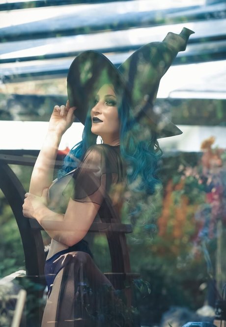 Holly Wolf
