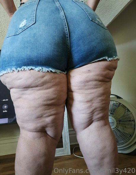 Foto desnuda filtrada de OnlyFans de Smil3y420
