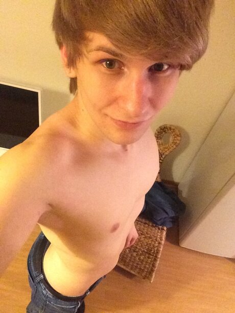 Foto desnuda filtrada de OnlyFans de Dennis