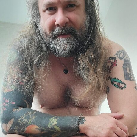 Foto desnuda filtrada de OnlyFans de Worm Andrew