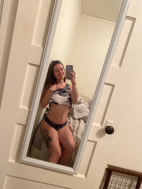 Foto desnuda filtrada de OnlyFans de Typicaltrin