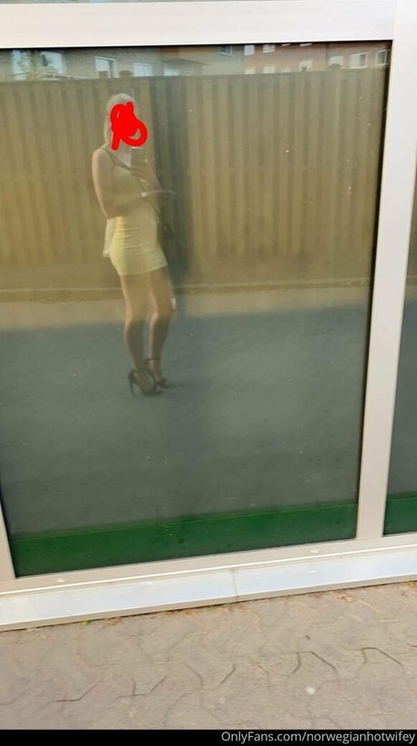 Norwegianhotwifey