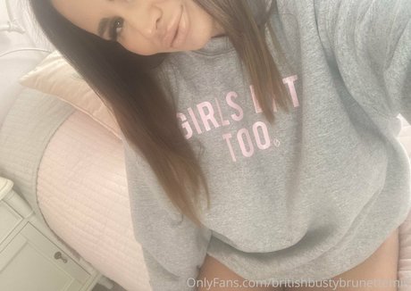 Britishbustybrunettemilf