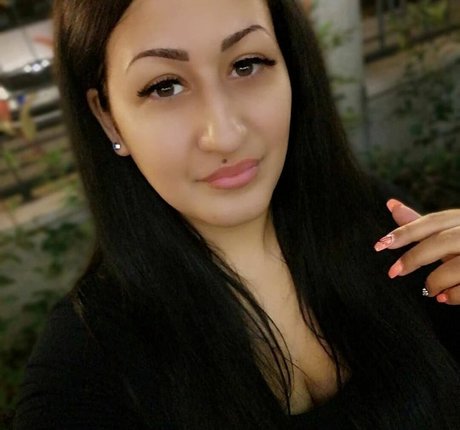 Foto desnuda filtrada de OnlyFans de Csimbora Barbara