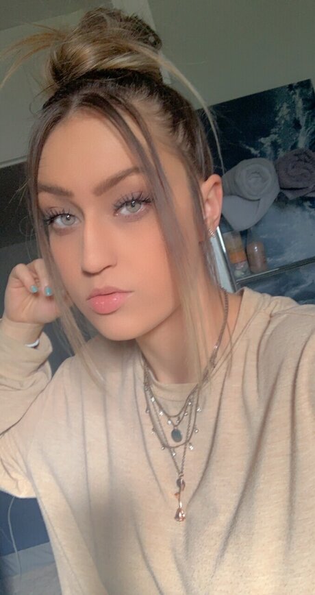 Foto desnuda filtrada de OnlyFans de Her