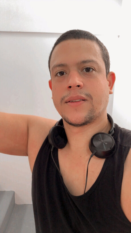 Foto desnuda filtrada de OnlyFans de Claudio Angelim