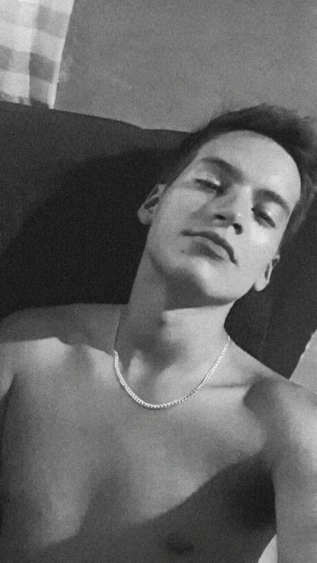 Foto desnuda filtrada de OnlyFans de Alejandro