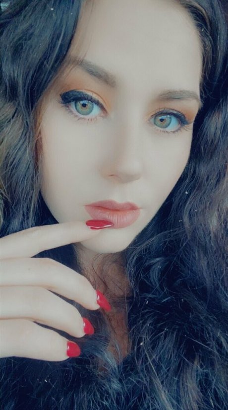 Foto desnuda filtrada de OnlyFans de Karmahk2