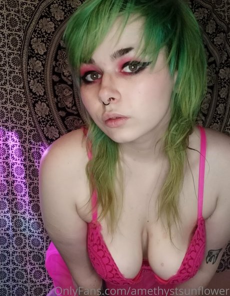 Foto desnuda filtrada de OnlyFans de Amethystsunflower